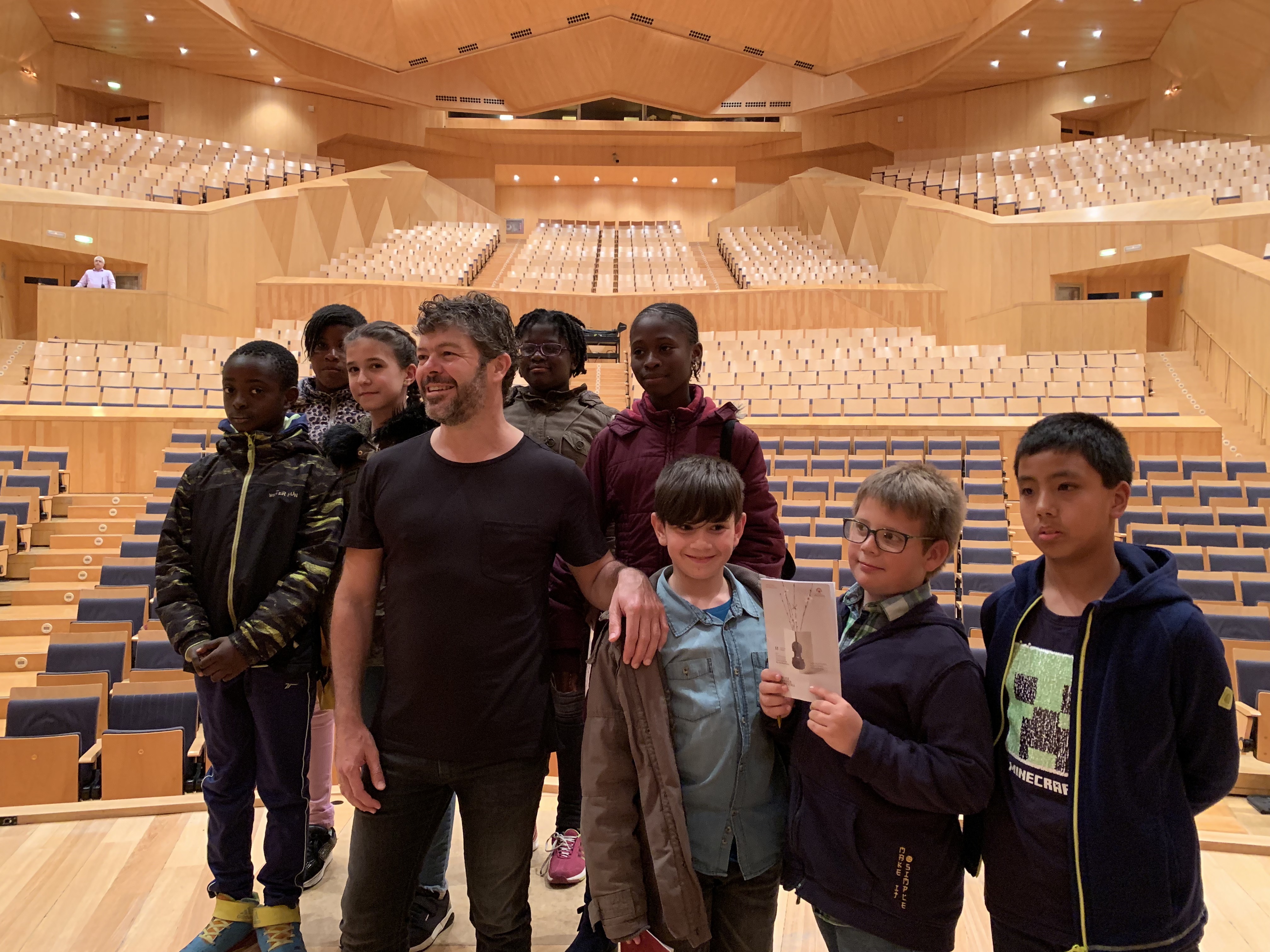 Niños del coro CEIP Joaquín Costa y del CEIP Ramiro Solans asisten al  concierto de la Mahler Chamber Orchestra, dirigido por Pablo Heras Casado –  Colegio Público Joaquín Costa